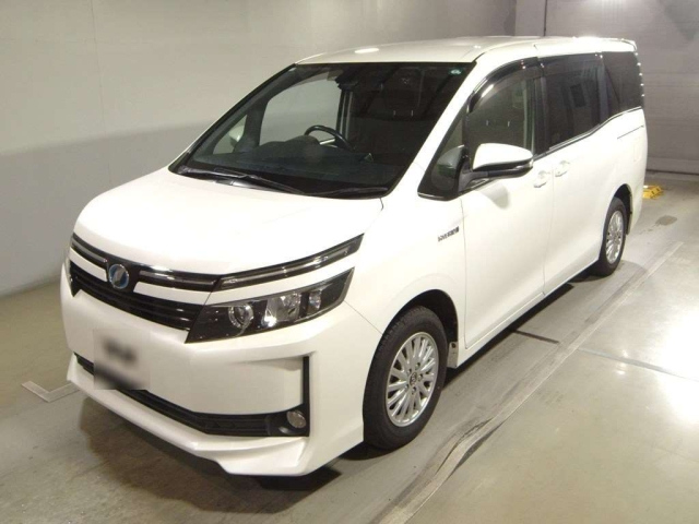 TOYOTA VOXY 2017