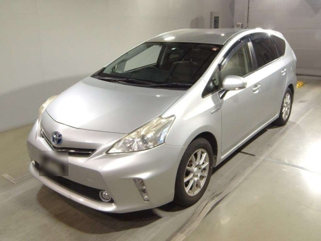 TOYOTA PRIUS ALPHA 2012