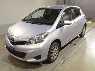 TOYOTA VITZ 2013
