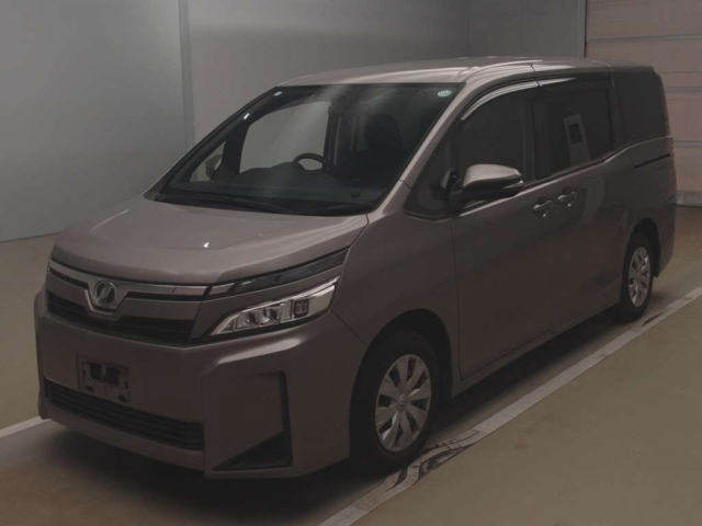 TOYOTA VOXY 2018