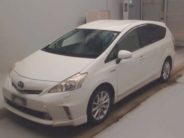 TOYOTA PRIUS ALPHA 2012