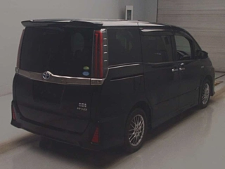 TOYOTA NOAH 2018