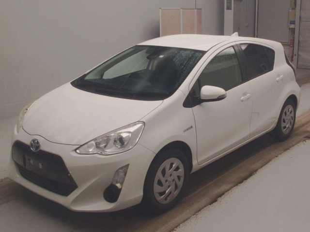 TOYOTA AQUA 2016