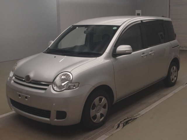 TOYOTA SIENTA 2010