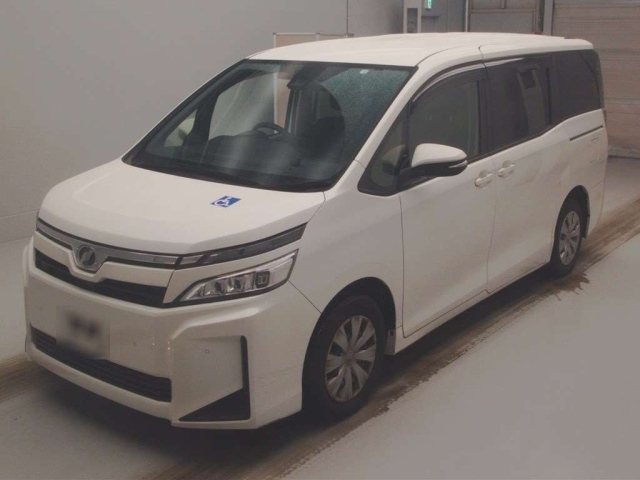 TOYOTA VOXY 2020