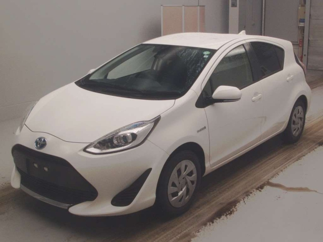 TOYOTA AQUA 2020