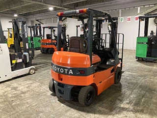 TOYOTA FORKLIFT