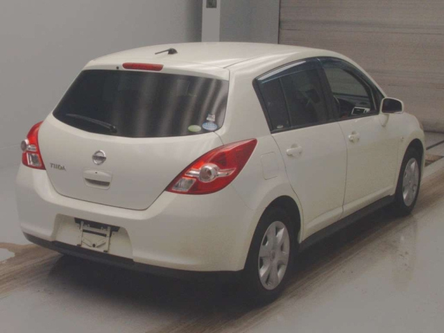 NISSAN TIIDA 2010