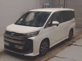 TOYOTA NOAH 2022