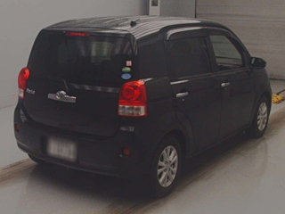 TOYOTA PORTE 2018