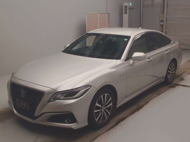 TOYOTA CROWN 2018