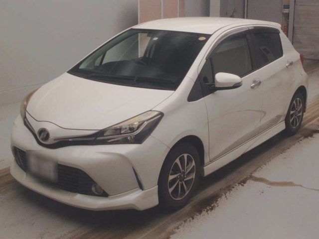 TOYOTA VITZ 2016