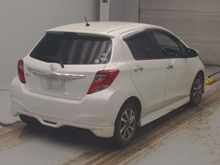 TOYOTA VITZ 2016