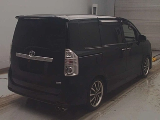 TOYOTA VOXY 2009