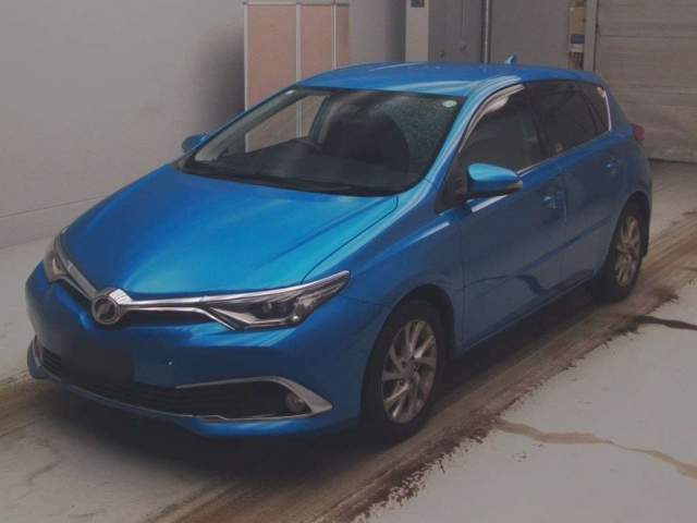 TOYOTA AURIS 2016