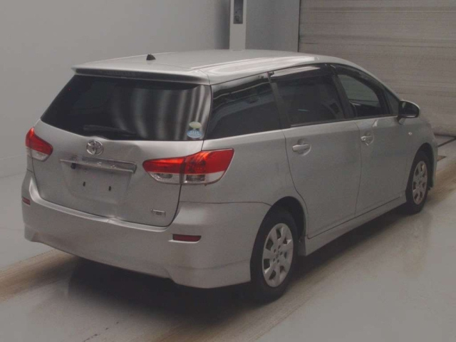 TOYOTA WISH 2010