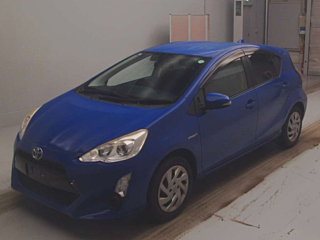 TOYOTA AQUA 2015