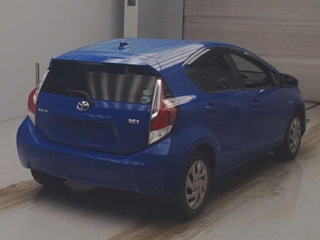 TOYOTA AQUA 2015