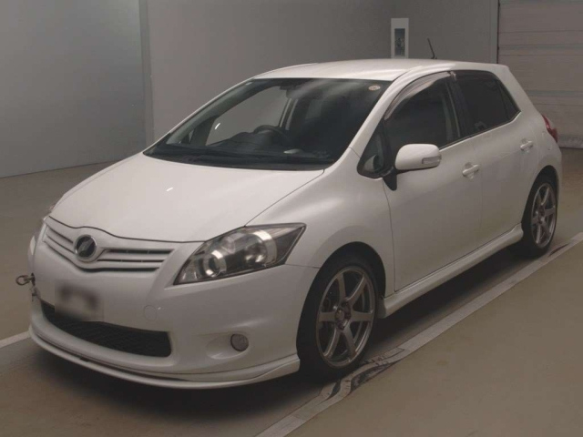 TOYOTA AURIS 2010