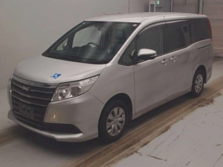 TOYOTA NOAH 2016