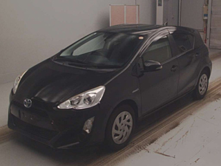 TOYOTA AQUA 2017