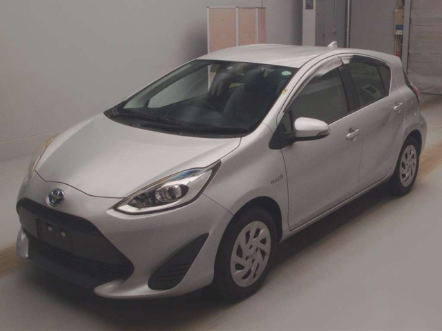TOYOTA AQUA 2018