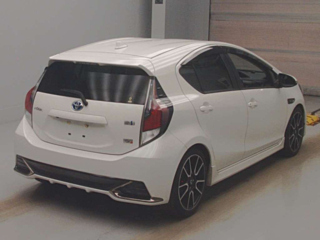 TOYOTA AQUA 2016