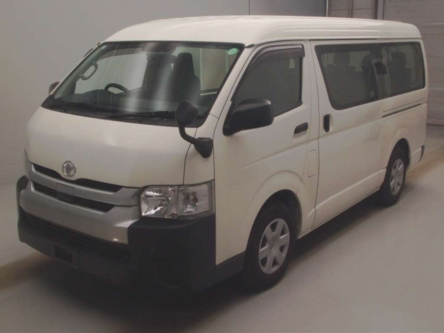 TOYOTA HIACE 2019