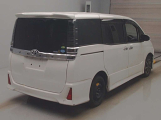 TOYOTA VOXY 2018