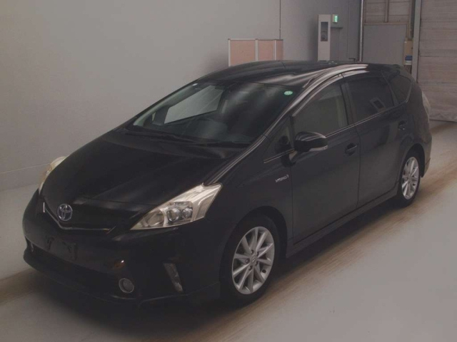 TOYOTA PRIUS ALPHA 2012