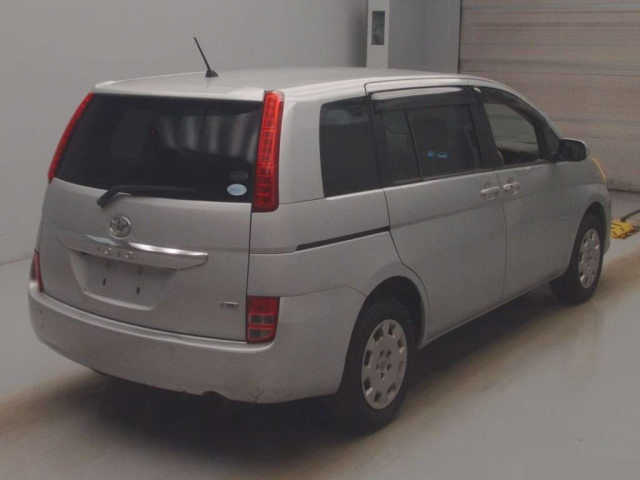 TOYOTA ISIS 2010