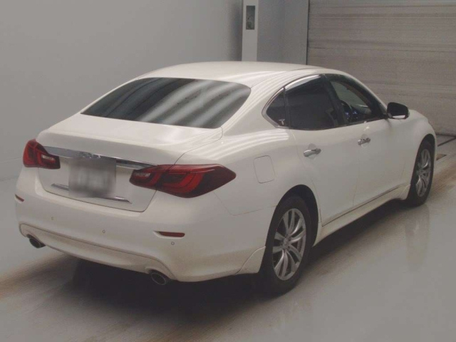 NISSAN FUGA 2015