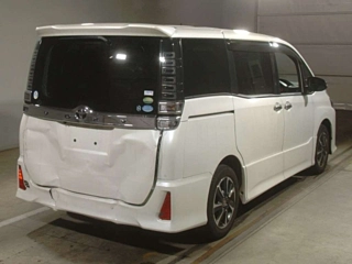 TOYOTA VOXY 2019