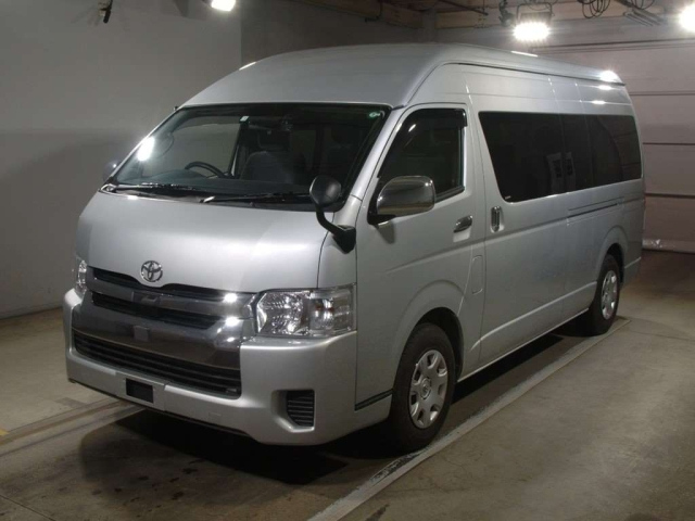TOYOTA HIACE 2020