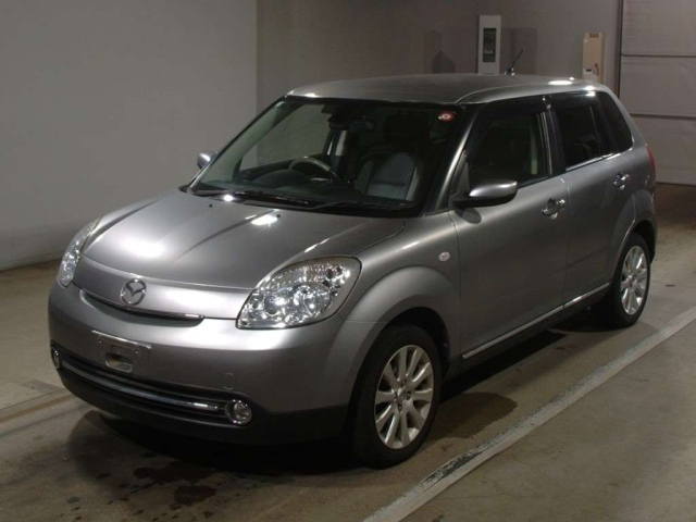 MAZDA VERISA 2010