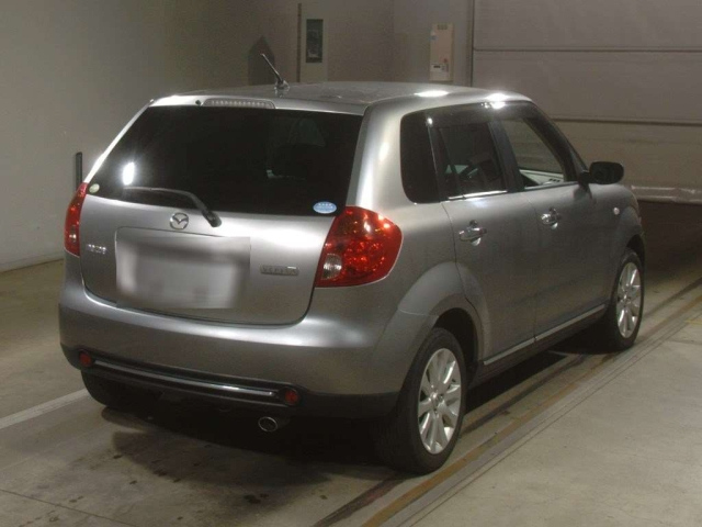 MAZDA VERISA 2010