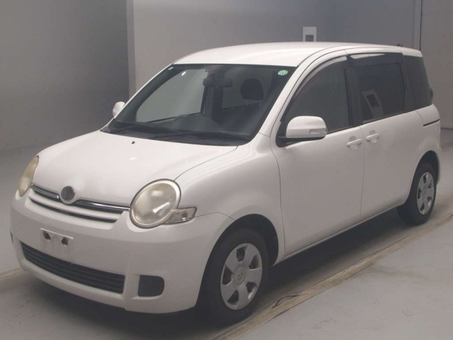 TOYOTA SIENTA 2010