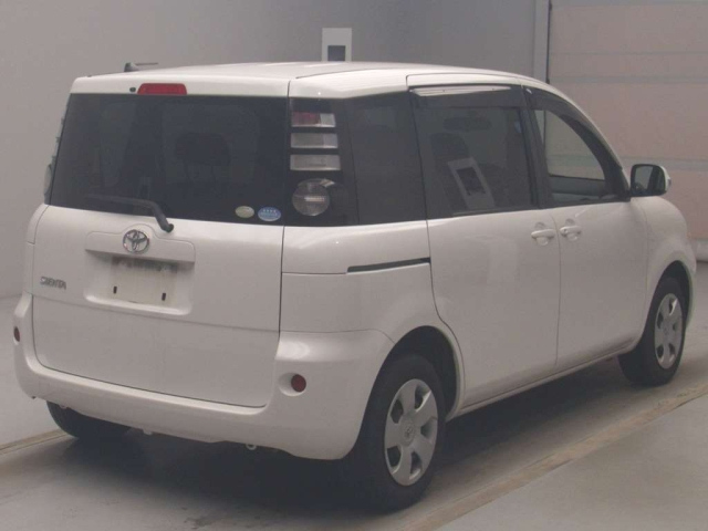 TOYOTA SIENTA 2010