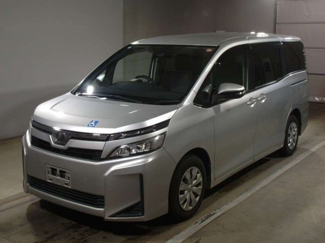 TOYOTA VOXY 2019