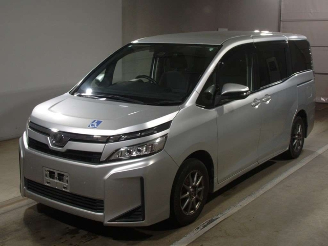TOYOTA VOXY 2019