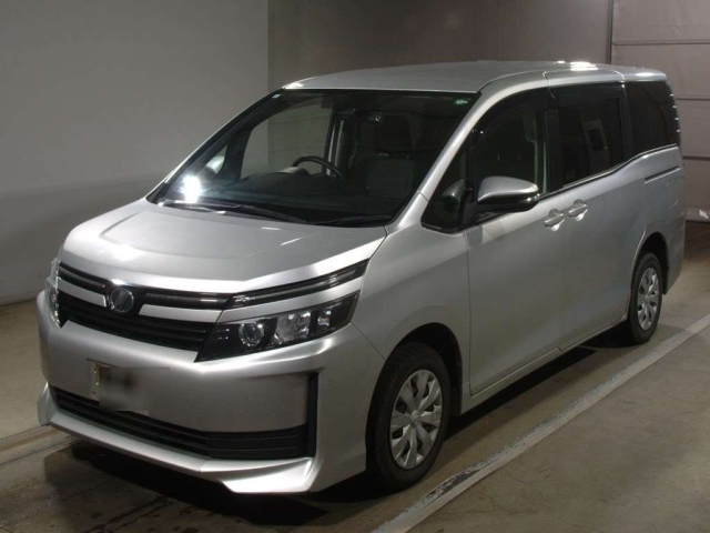TOYOTA VOXY 2017