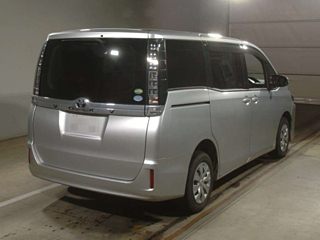 TOYOTA VOXY 2017