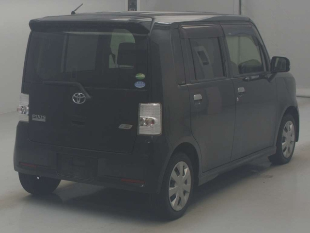 TOYOTA PIXIS SPACE 2012
