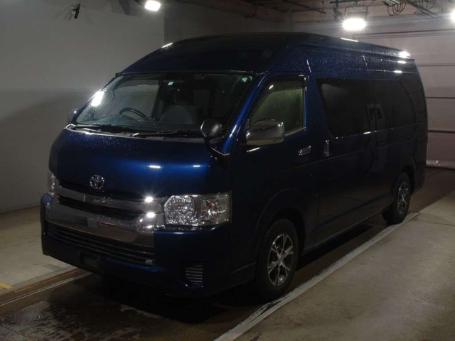 TOYOTA HIACE 2020