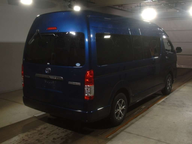 TOYOTA HIACE 2020