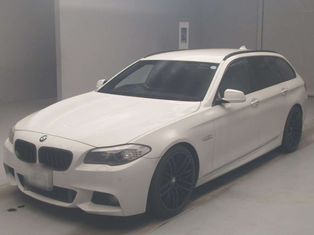 BMW 5 SERIES 2011