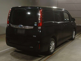 TOYOTA NOAH 2015