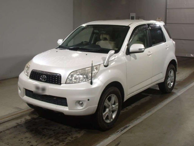 TOYOTA RUSH 2009