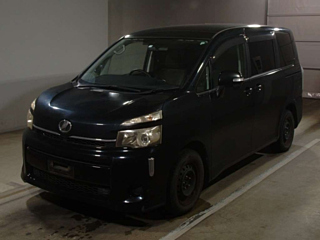 TOYOTA VOXY 2010