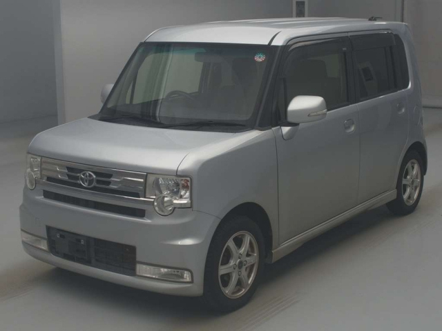 TOYOTA PIXIS SPACE 2012